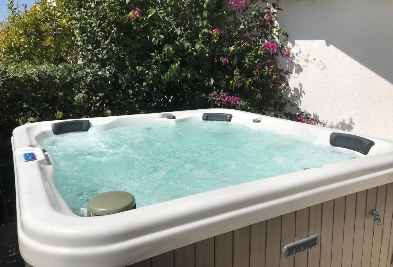 Elisa Seaside Luxury Suite Λουτράκι Εξωτερικό φωτογραφία